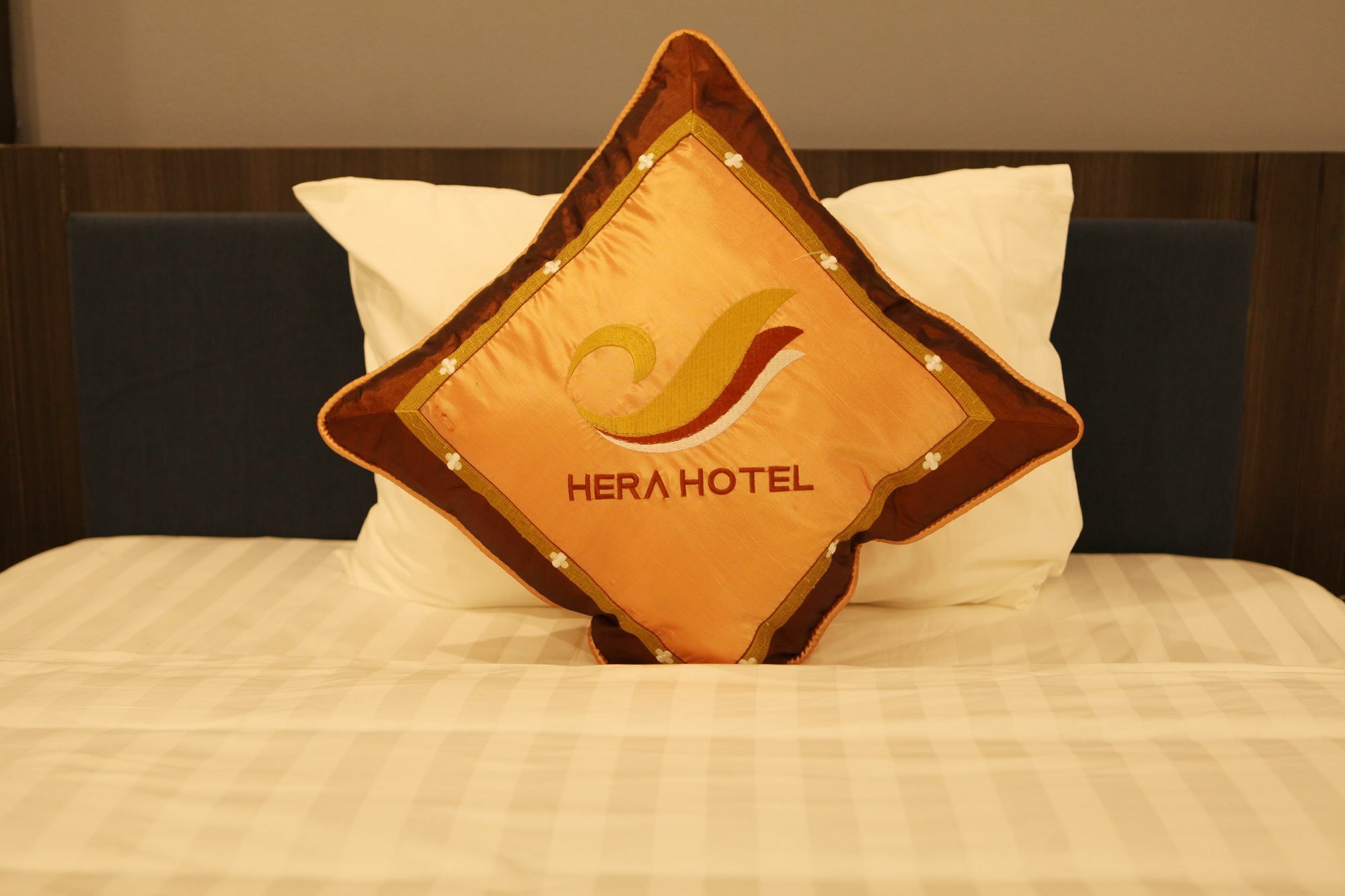 Hera Ha Long Hotel Exterior photo